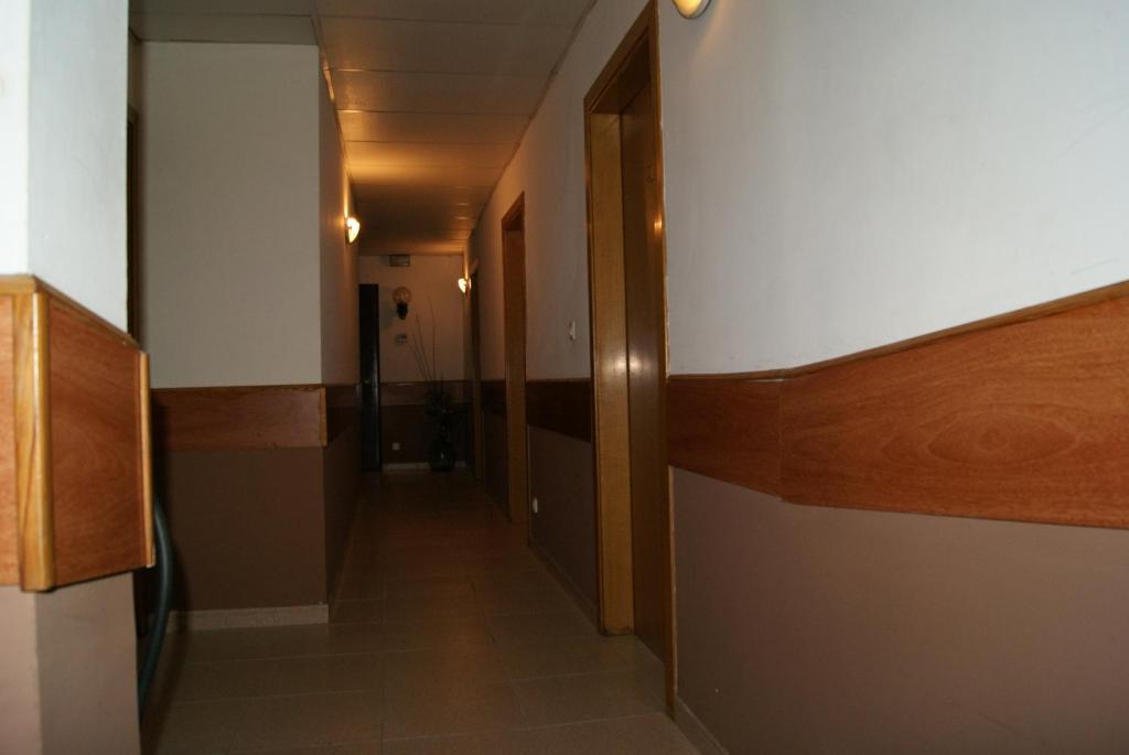 אולות Hostal Sant Bernat מראה חיצוני תמונה